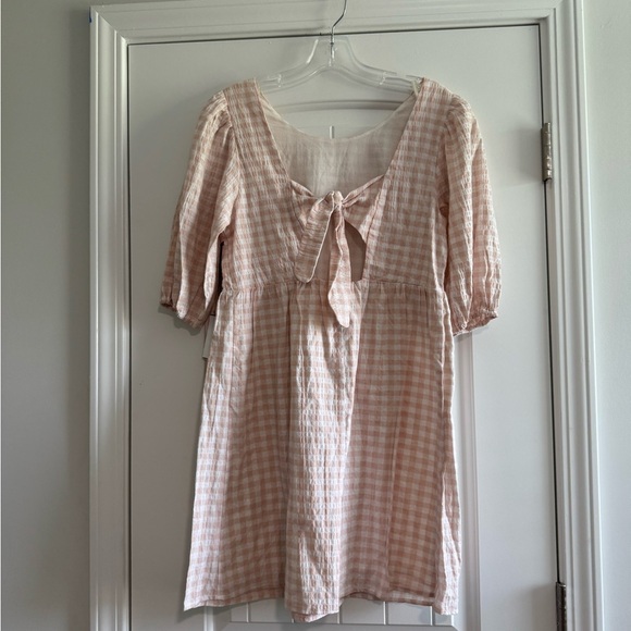 June & Hudson Pink and White Puff Sleeve Mini Dress - Picture 2 of 4